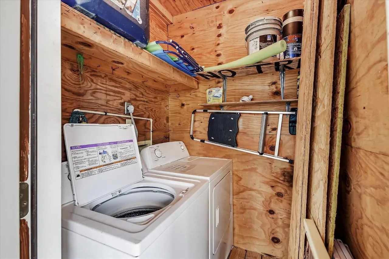 Lägenhet Cozy Holiday Hideaway, Sleeps 4! Steps To The Beach! Renovated 2021 Condo Panama City Beach